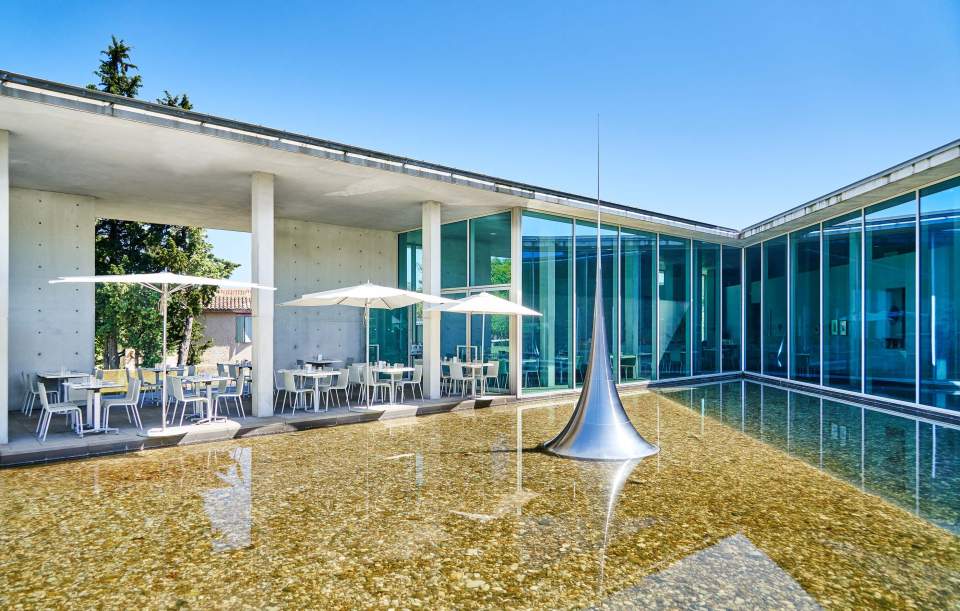 Tadao Ando<br />
Art Centre